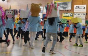 717 alumnes de 16 escoles del Garraf han celebrat el Dia Internacional de la Dansa amb una ballada conjunta