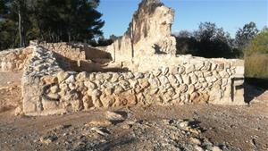 A l'església de Santa Maria, al Pla dels Albats, van aparèixer pintades. Ajuntament d'Olèrdola