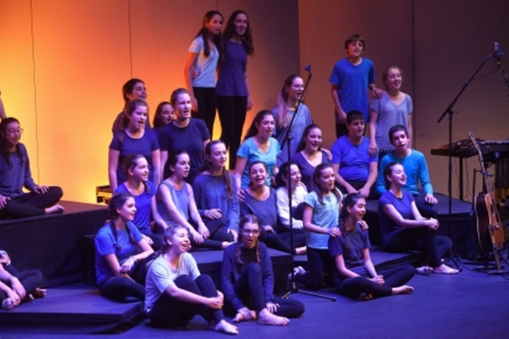 VEUS-COR INFANTIL AMICS DE LA UNIÓ. Els colors del mar