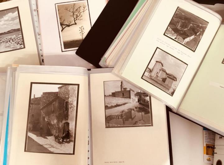 Antoni Pineda fa una nova donació de fotografies històriques de Cubelles. Ajuntament de Cubelles