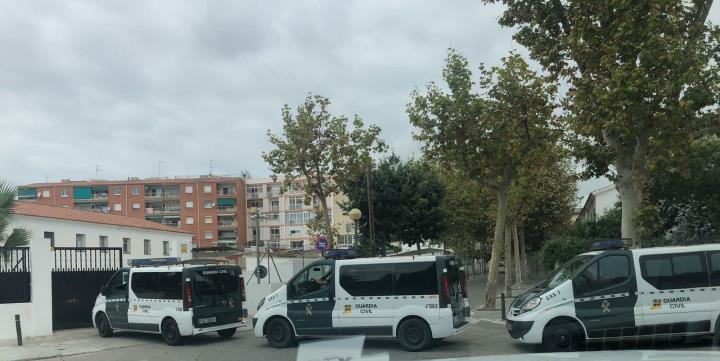 Arribada del reforç de la Guàrdia Civil a la caserna de Vilanova i la Geltrú. Twitter