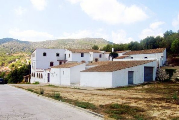  Can Ferrer de Llacunalba, a Canyelles. Ajuntament de Canyelles