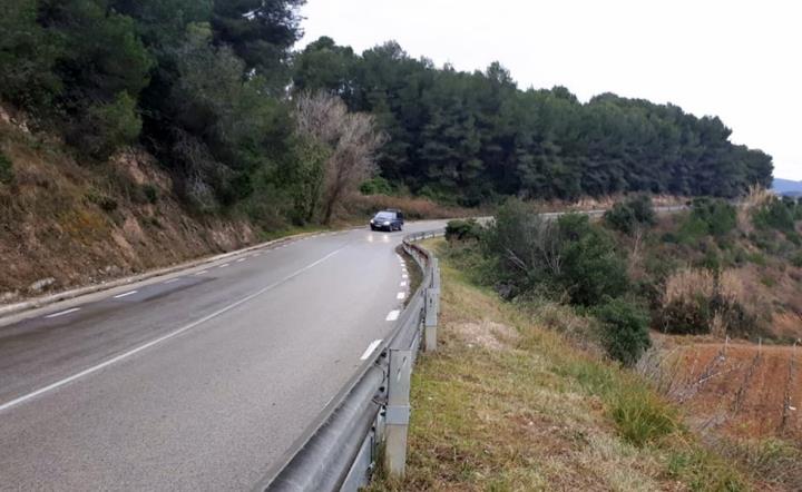 Carretera BV-2249 d'accés a Sant Llorenç d'Hortons. Diputació de Barcelona