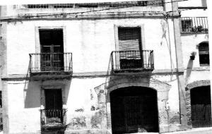 Casa Del Moliner-  Carrer del Mig, 1 (Bonastre). Eix
