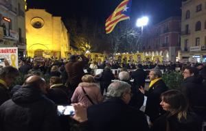 Centenars de persones es manifesten a Vilafranca contra el judici de l'1-O