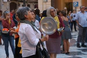 Centenars de persones es manifesten a Vilanova i la Geltrú per demanar l’alliberament del membre dels CDR detingut aquest dimecres