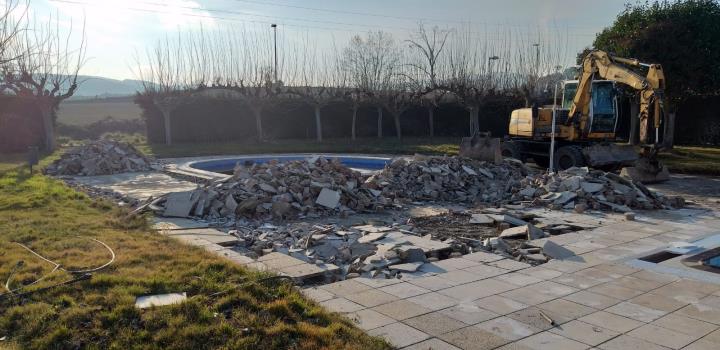 Comencen les obres de millora de la piscina de Sant Martí Sarroca. Ajt Sant Martí Sarroca