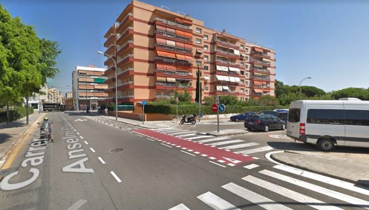 Cruïlla del carrer Josep Anselm Clavé i Montmell. Google Maps