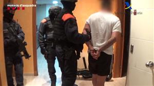 Detingudes 21 persones d'un mateix clan familiar dedicat al cultiu i la venda de drogues. Mossos d'Esquadra