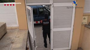 Detingudes 21 persones d'un mateix clan familiar dedicat al cultiu i la venda de drogues