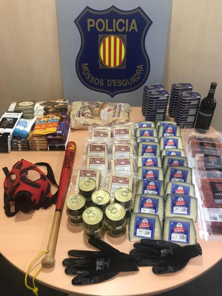 Detinguts a Sant Cugat tres homes que havien robat en un supermercat i un cotxe de Cubelles. Mossos d'Esquadra