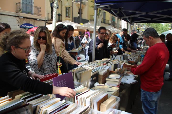 Diada de Sant Jordi a Vilanova i la Geltrú. Ajuntament de Vilanova