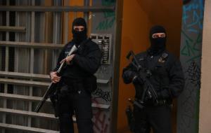 Dos dels agents que participen en l'operatiu antiterrorista a Barcelona i Igualada el 15 de gener del 2019. ACN