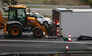 Dos morts en un xoc entre dos camions que feien cua per un accident anterior a l'AP-7 a Vilafranca