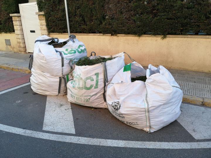 Dues denúncies i un allau de trucades i missatges, balanç de l'Operació Matalàs del Vendrell contra els abocaments. Ajuntament del Vendrell