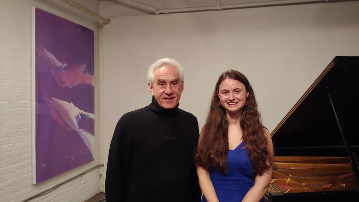 Edward Epstein i Laura Farré Rozada després del recital de la pianista a la GALLERY345 de Toronto. EIX