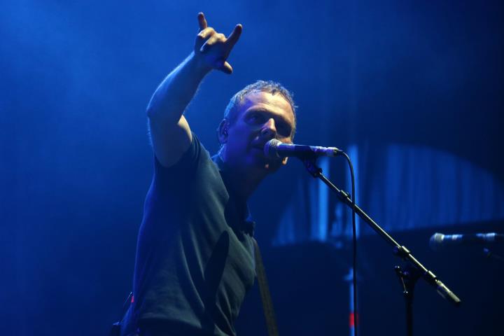 El cantant de Belle and Sebastian, Stuart Murdoch, en un moment de l'actuació al Primavera Sound. ACN