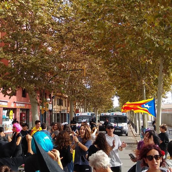 El CDR de Vilanova talla la rambla Exposició amb unes 