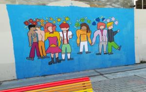 El grup de joves LGTBI i aliats pinta un mural a la plaça de Cal Ganeta, a Vilanova. Ajuntament de Vilanova