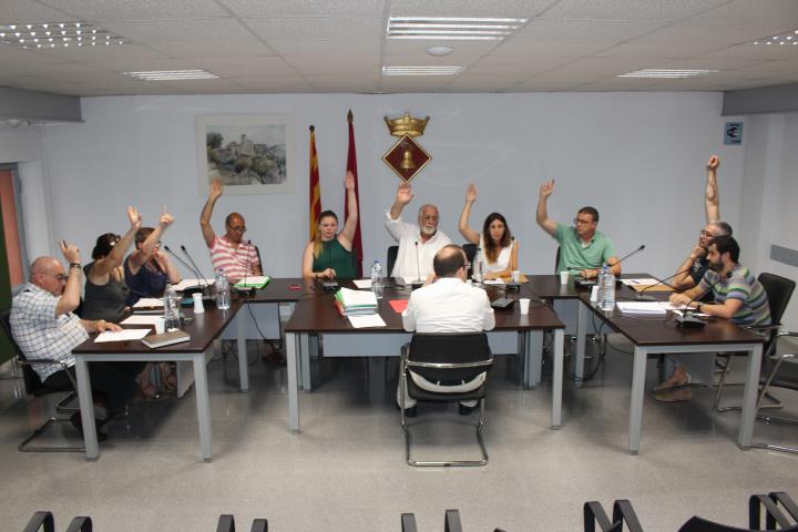 El ple de Sant Martí aprova penjar una pancarta amb el lema “Llibertat Presos Polítics” al balcó. Ajt Sant Martí Sarroca