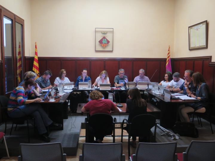 El ple de Santa Margarida i els Monjos impulsa l’aprovació inicial de l’ordenança general de subvencions per unanimitat. EIX