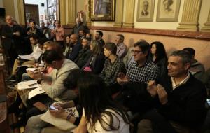 El ple de Vilanova aprova millores laborals i salarials a la plantila de la policia local. Carles Castro