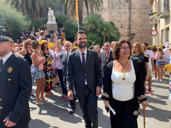 El president del Parlament, Roger Torrent, visita Sitges en honor a la diada de Sant Bartomeu. Ajuntament de Sitges