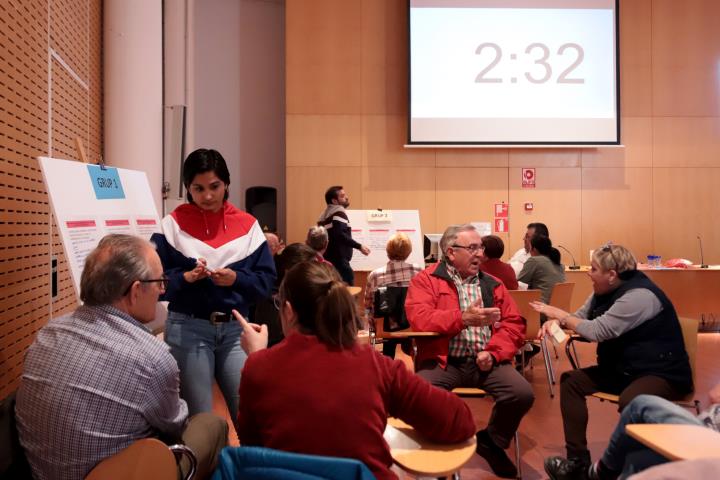El PSC treballa el programa electoral a Les Roquetes en una primera sessió oberta a tota la ciutadania . PSC