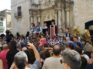 El Vendrell celebra la tornada dels gegants Salvador i Teresa