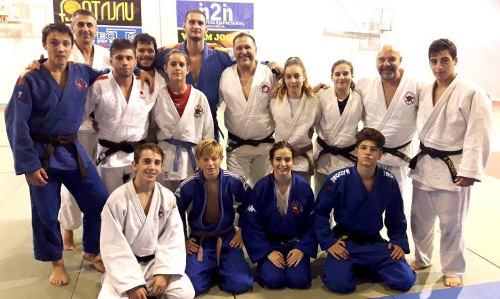 Els alumnes de l'Escola de Judo Vilafranca. Eix