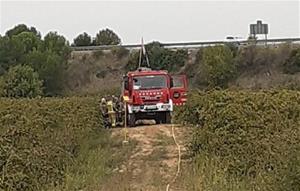 Els Bombers segueixen treballant per controlar la fuita d'una canonada d'etilè a Santa Margarida i els Monjos