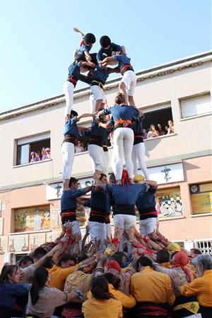 Els Castellers de Mediona estrenen un nou castell a la seva actuació a La Bisbal. Castellers de Mediona