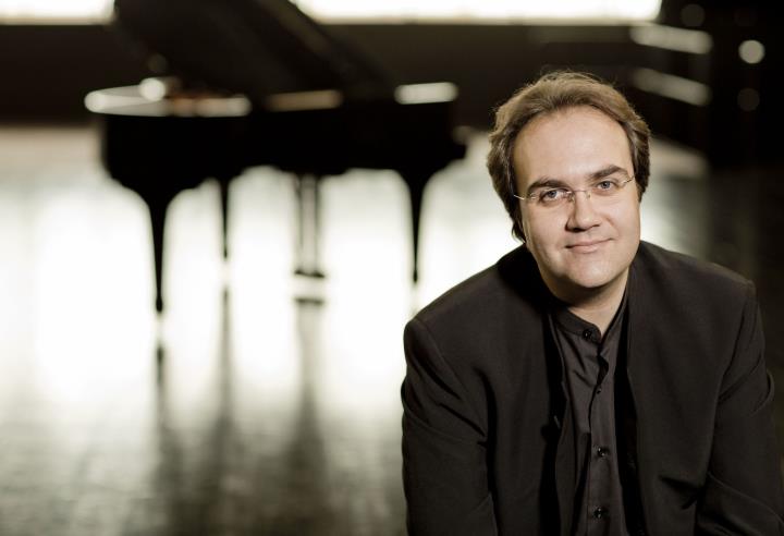 Els concerts d’agost a l’Auditori Pau Casals arrenquen amb el pianista Juan Carlos Rodríguez. EIX