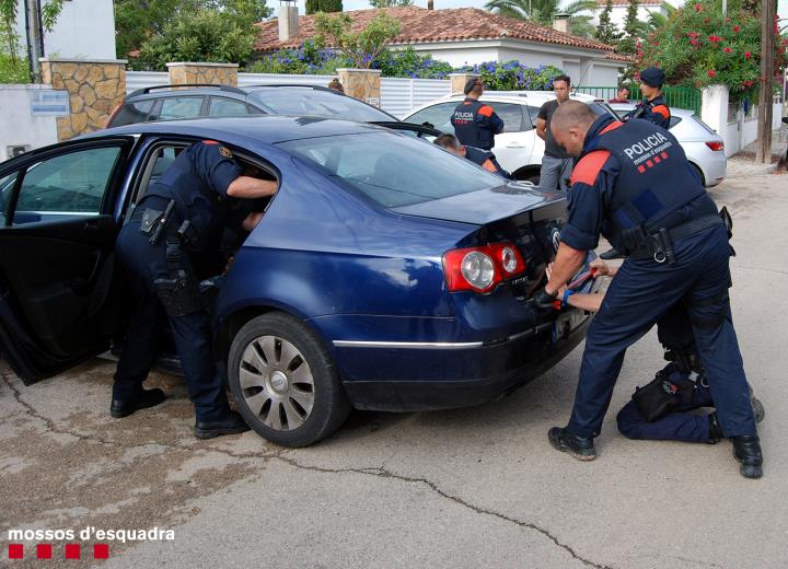 Els Mossos desarticulen al Vendrell una organització especialitzada en el robatori i tràfic de motos. Mossos d'Esquadra