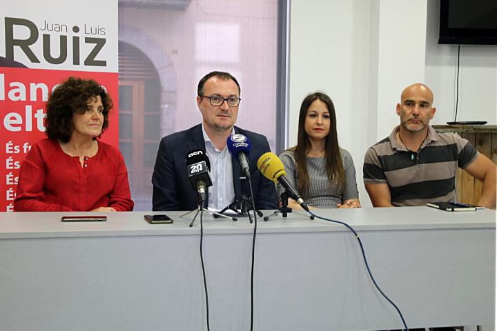 Els regidors del PSC en roda de premsa. ACN / Gemma Sánchez