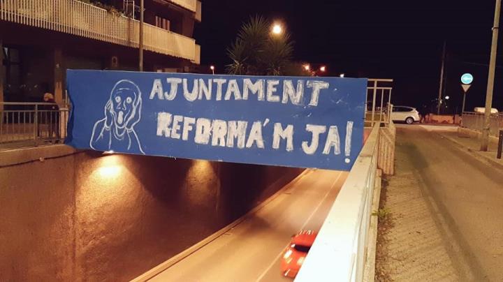 Els veïns de Ribes Roges reclamen la reforma urgent del pas sota la via del carrer Coroleu. Camins Escolars