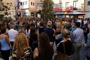 Emotiu homenatge al Vendrell a la veïna que va morir apunyalada al Port Olímpic de Barcelona