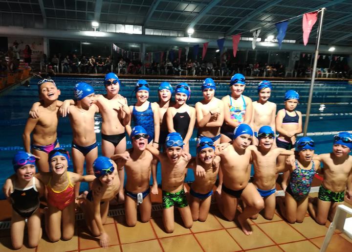 Equip prebenjamí del CN Sitges. Eix