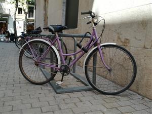 Es posa en marxa una campanya per evitar el robatori de bicicletes a Vilanova. Ajuntament de Vilanova