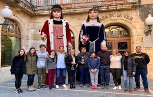 Es posen a la venda les figures dels Gegants del Vendrell