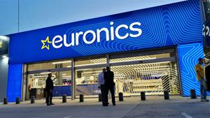 Euronics Igualada lliura les beques universitàries Acer-Euronics