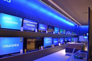 Euronics Igualada lliura les beques universitàries Acer-Euronics