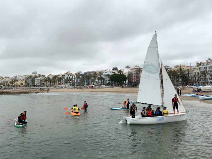 Façana marítima de Sitges, des del Club Nàutic. EIX