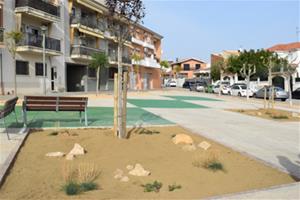 Finalitzen les obres de la plaça del passatge Anxaneta de Cubelles. Ajuntament de Cubelles