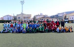 Foto conjunta dels equips participants del Torneig Solidari de Futbol Benjamí