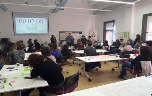 Gran èxit de participació i més de 50 idees generades per 7 equips a la hackató per reduir els plàstics a Vilafranca. Ajuntament de Vilafranca