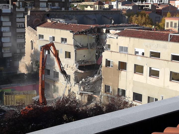 Igualada comença l'enderroc de l'antic hospital per donar pas al Campus de Salut. Ajuntament d'Igualada