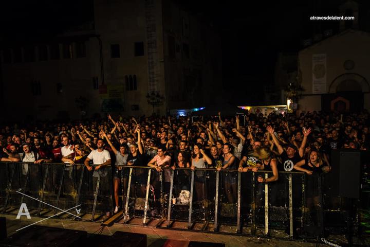 Imatge de la primera festa de La Barraca de Vilafranca del Penedès. La Barraca