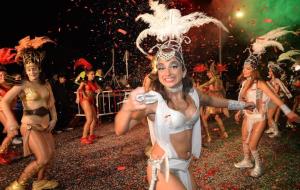 Imatge d'una de les rues de Carnaval del Penedès Marítim. Eix