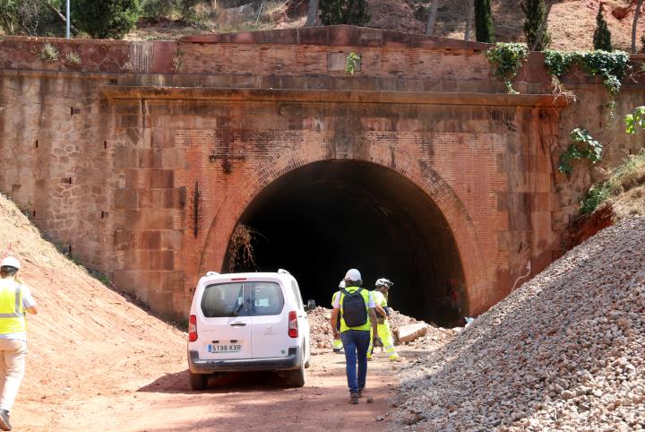 Imatge exterior de l'antic túnel de Castellbisbal el 21 d'agost de 2019. ACN